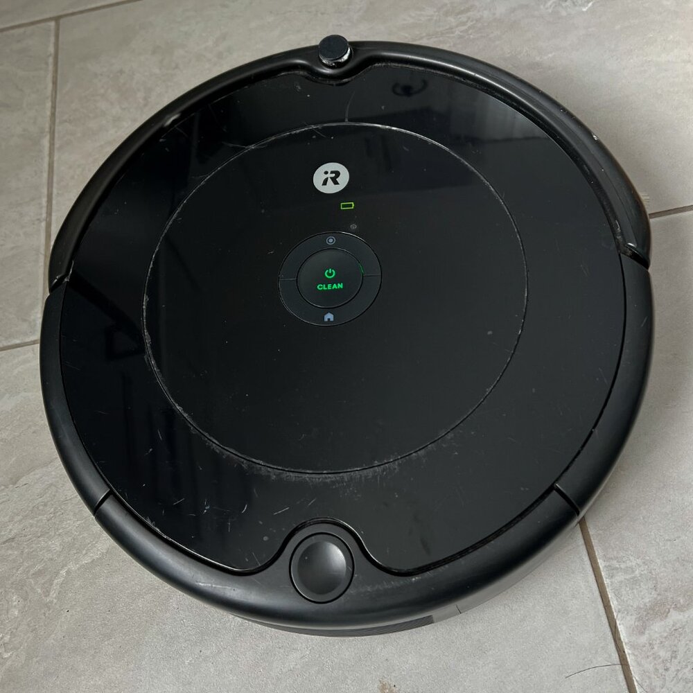 iRobot Roomba 692 Robot Vacuum – Great Condition + New Filters